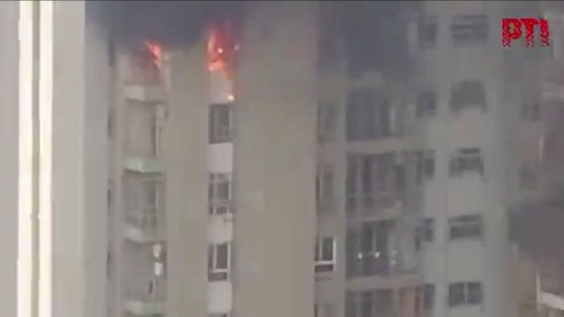 PTI : Fire Breaks Out In Noida's Lotus Boulevard Society After AC Blast |