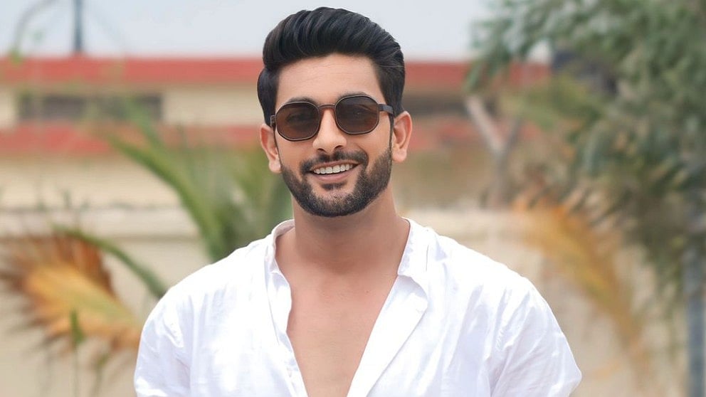 Instagram : Fahmaan Khan