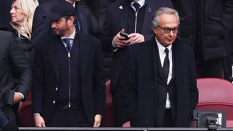 Everton owner Farhad Moshiri (R) with 777 co-founder Josh Wander. - null