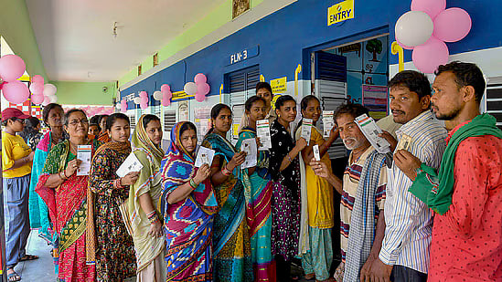 Voters during polling in Odisha.(File photo) | - PTI