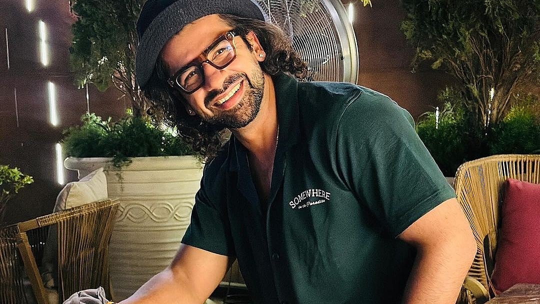 Instagram : Aashish Mehrotra