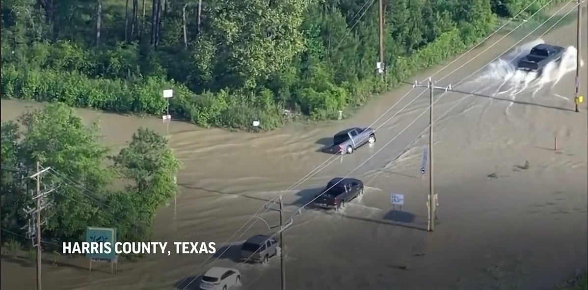 AP : Heavy rains and flash floods in US