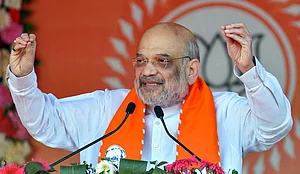 PTI : Amit Shah addressing a poll rally at Kanthi in East Midnapore district |