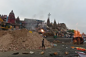 | Photo: Tribhuvan Tiwari/Outlook : Manikarnika Ghat