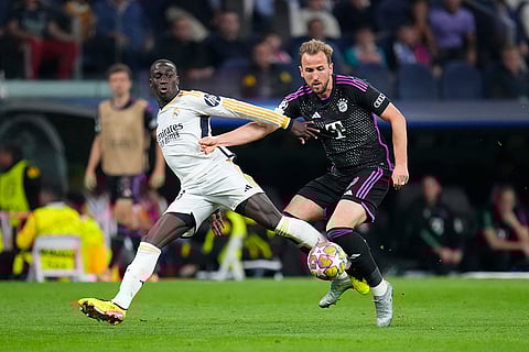 Harry Kane fights with Ferland Mendy