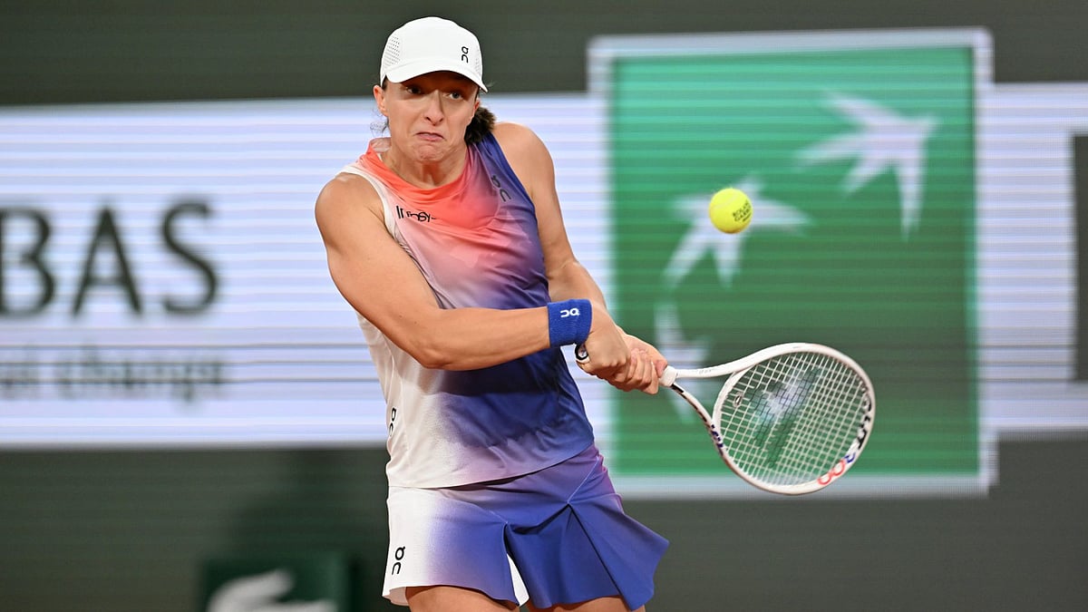 Iga Swiatek was on Court Philippe-Chatrier for just over an hour. - null