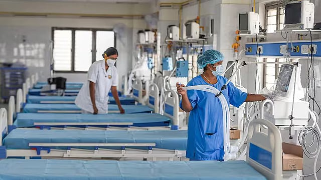 Mother, Baby Die After Mumbai Hospital Allegedly Carriers Out Delivery Using Cellphone Torch
