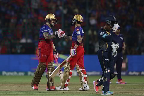 Virat Kohli congratulates Faf du Plessis