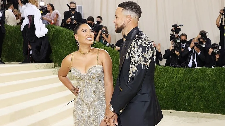 null - Instagram/ayeshacurry