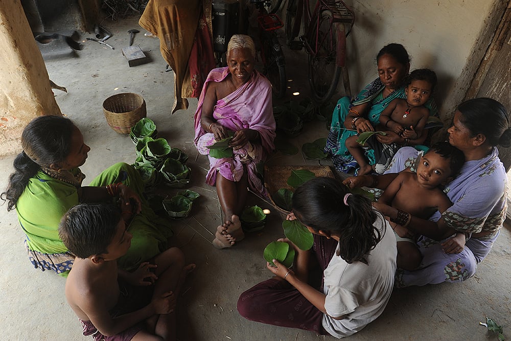 | Photo: Sandipan Chatterjee/Outlook : Leaf disposable plates