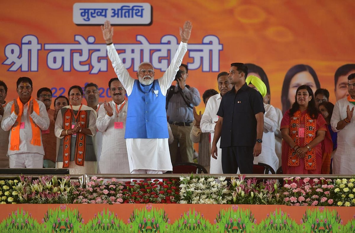 Outlook/Tribhuvan Tiwari : Prime Minister Narendra Modi during rally in Delhi's Dwarka |