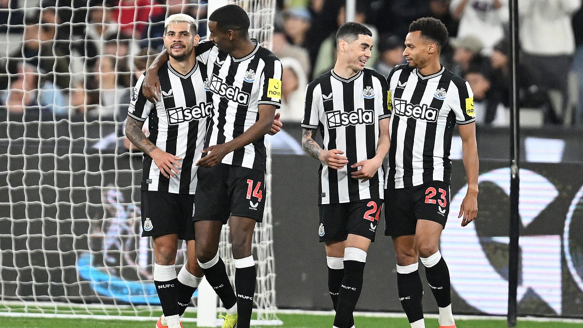 Newcastle United beat Tottenham in Melbourne. - null