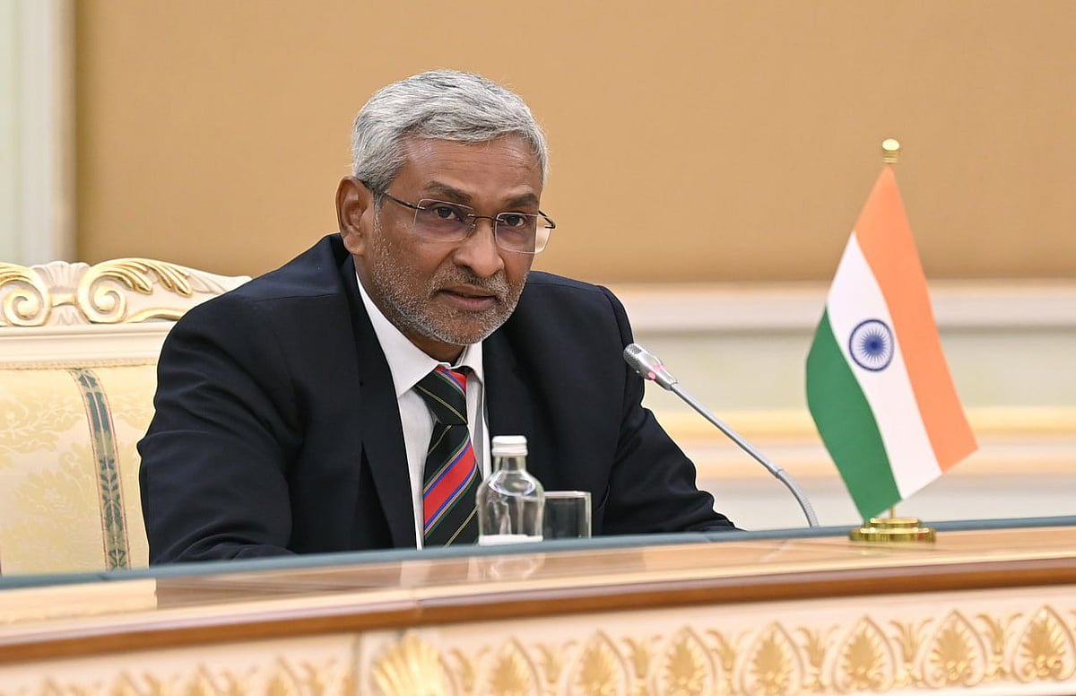 X/indembastana : Dammu Ravi, Secretary of the Ministry of External Affairs at the SCO Meet. 