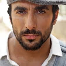 Instagram : Anuj Arora