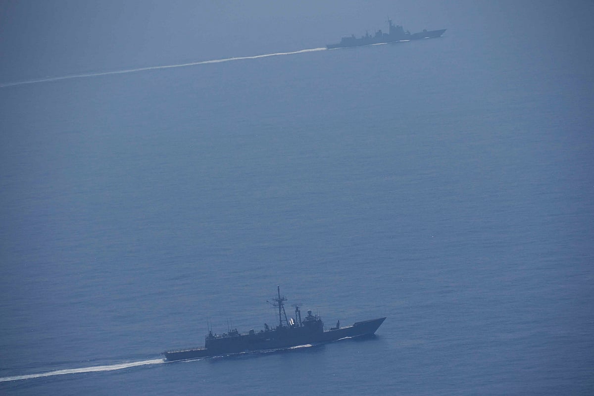 AP : 
Chinese vessels are seen near Taiwan