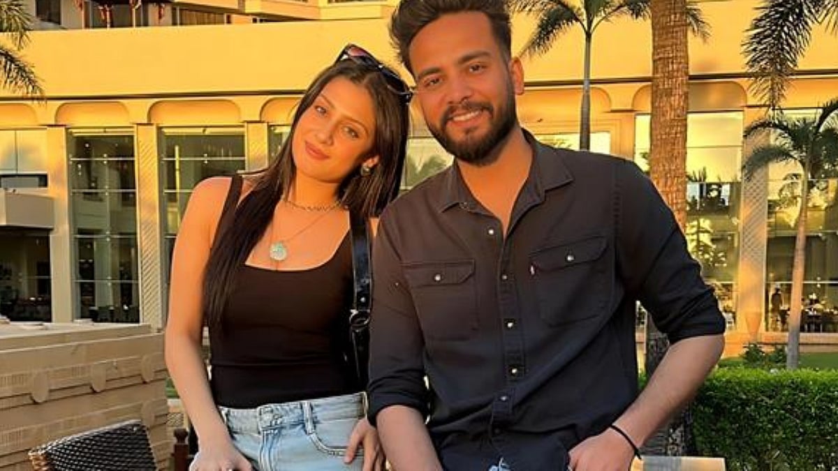 X : Isha Malviya and Elvish Yadav