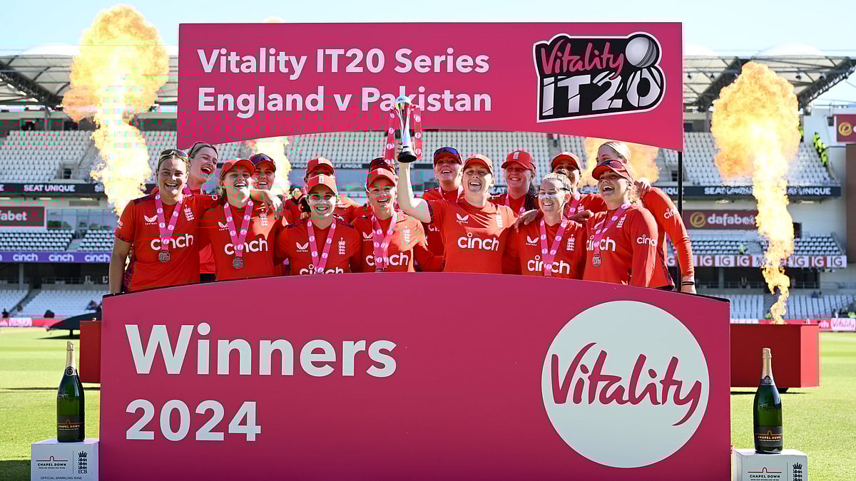 X | England Cricket  : England Women's National Cricket Team celebrates their T20I series victory against Pakistan on May 19, Saturday. 