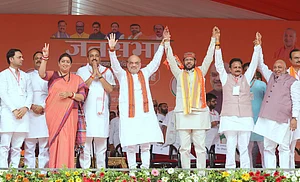 X/@AmitShah : Amit Shah and Smriti Irani in Amethi