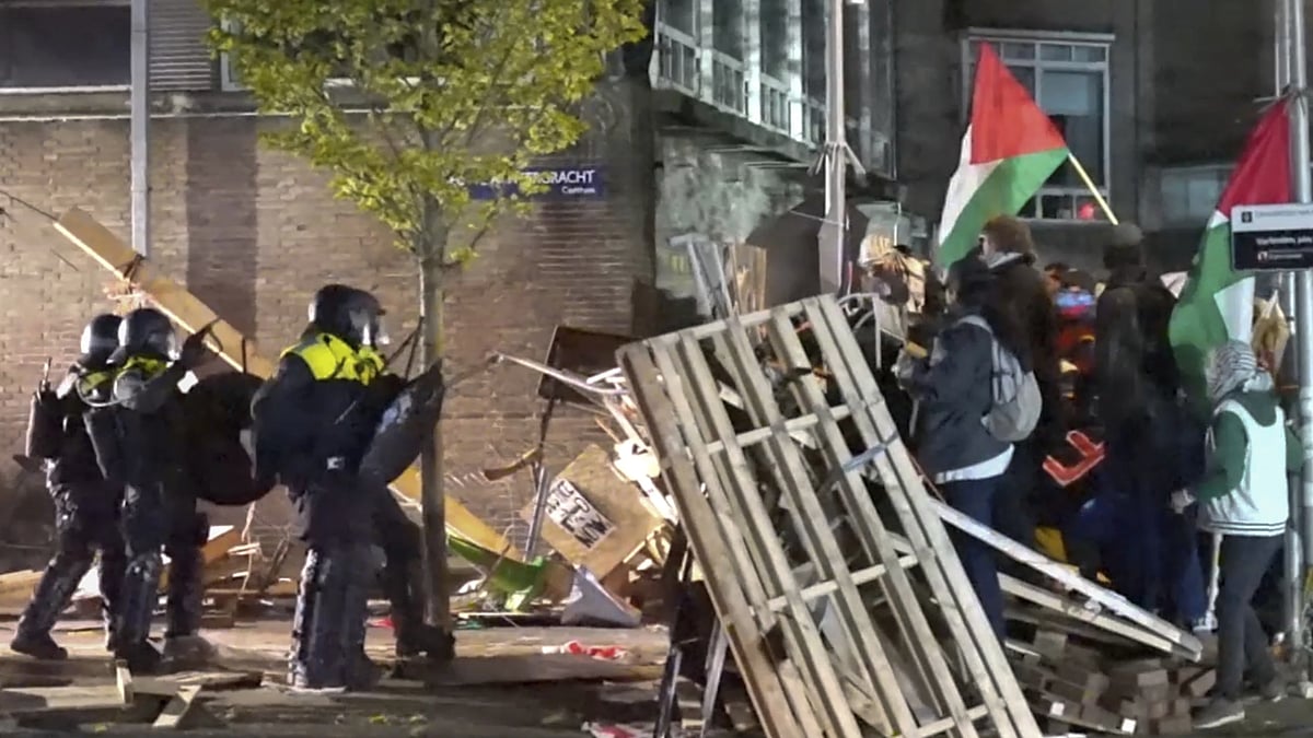AP  : Berlin Police Break Up Pro-Palestine Protest As Student Demonstrations Spread Across Europe