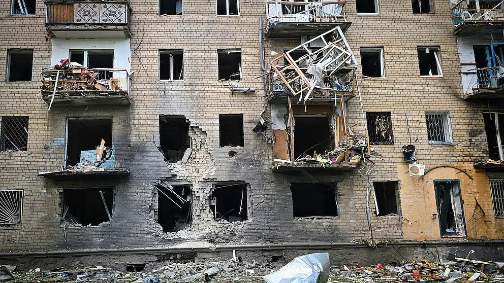 AP : The damaged building in Ukraine-Russia war |