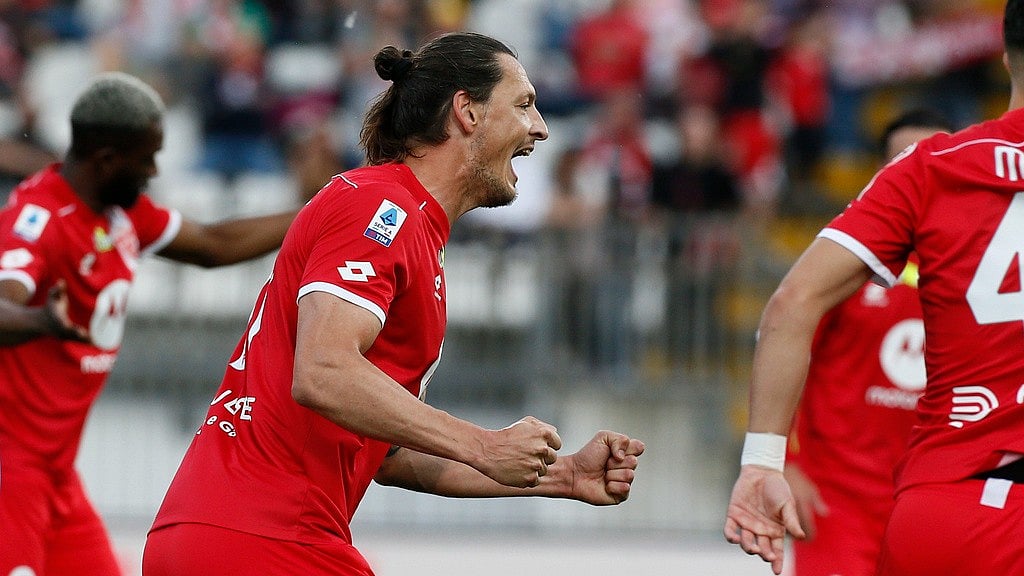(Alberto Mariani/LaPresse via AP)
 : Monza's Milan Đurić celebrates after scoring his side's first goal of the game during the Serie A soccer match between Monza and Lazio at the U-Power Stadium in Monza, Italy, Saturday May 4 , 2024. 

