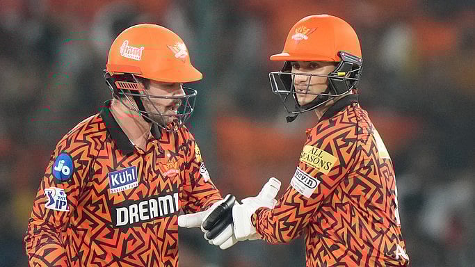 AP : Travis Head and Abhishek Sharma provided fireworks for Sunrisers Hyderabad in chase of 166.
