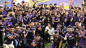 Instagram : Shah Rukh Khan with the Kolkata Knight Riders team