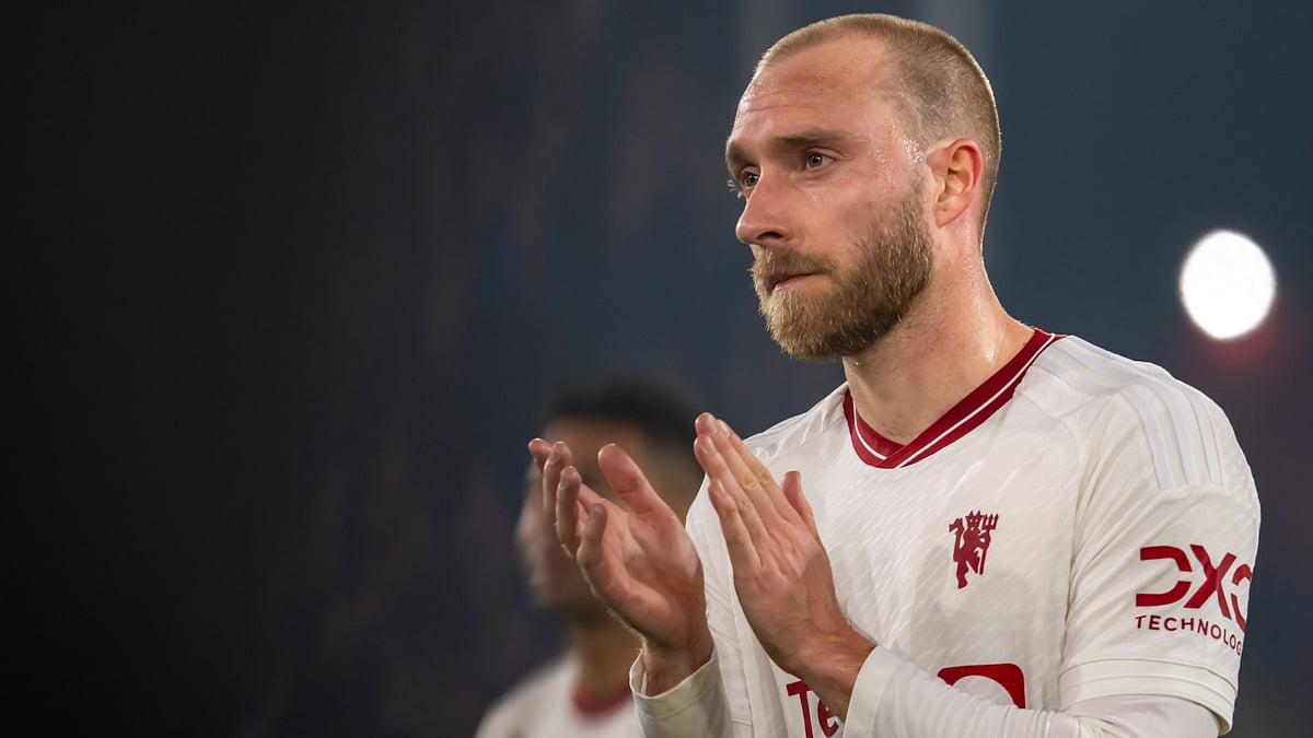 Christian Eriksen applauds Manchester United's fans after Monday's game.
