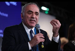 X/@Kasparov63 : Russian chess great Garry Kasparov |