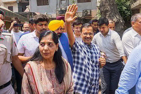 Kejriwal visits Delhi's Navagraha Mandir