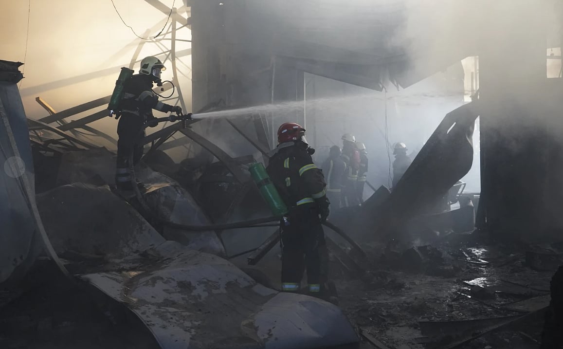 AP : Death toll rose to 14 in an aerial bomb attack on a large construction supplies store in the city of Kharkiv |