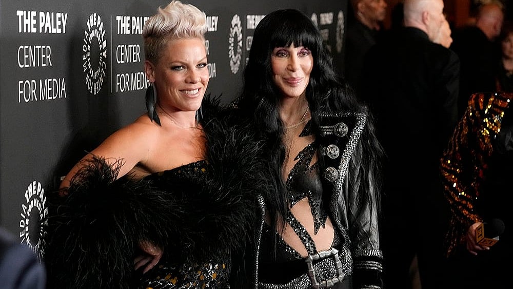 Chris Pizzello : Pink And Cher