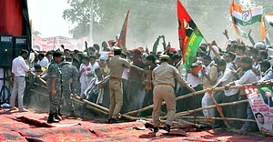 Rahul, Akhilesh Leave Stage Without Addressing Prayagraj Rally Amid 'Stampede-Like' Situation