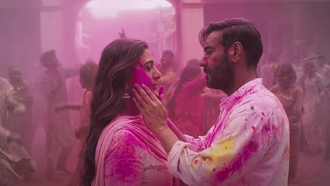 Ajay Devgn and Tabu in 'Auron Mein Kahan Dum Tha'