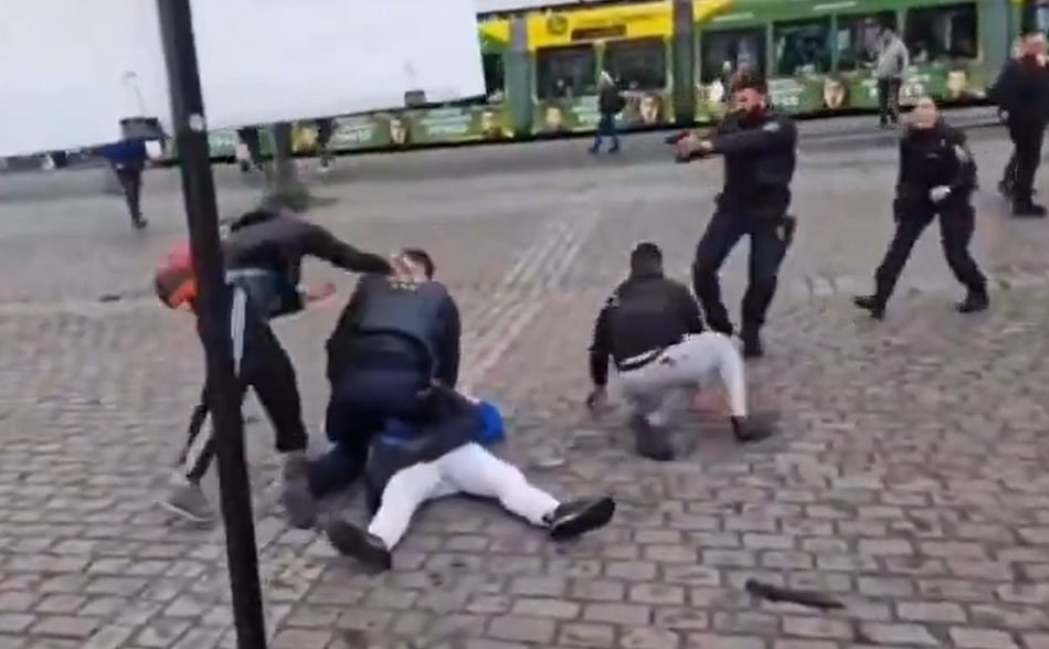 X/@visegrad24 : Screengrab from the livestream clip that caught the knife attack on cam. 