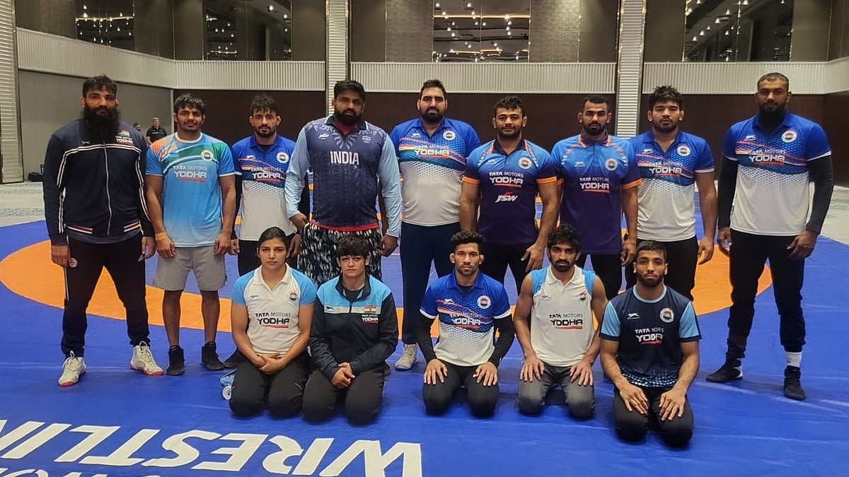 greco-roman wrestlers in olympic qualifiers in istanbul