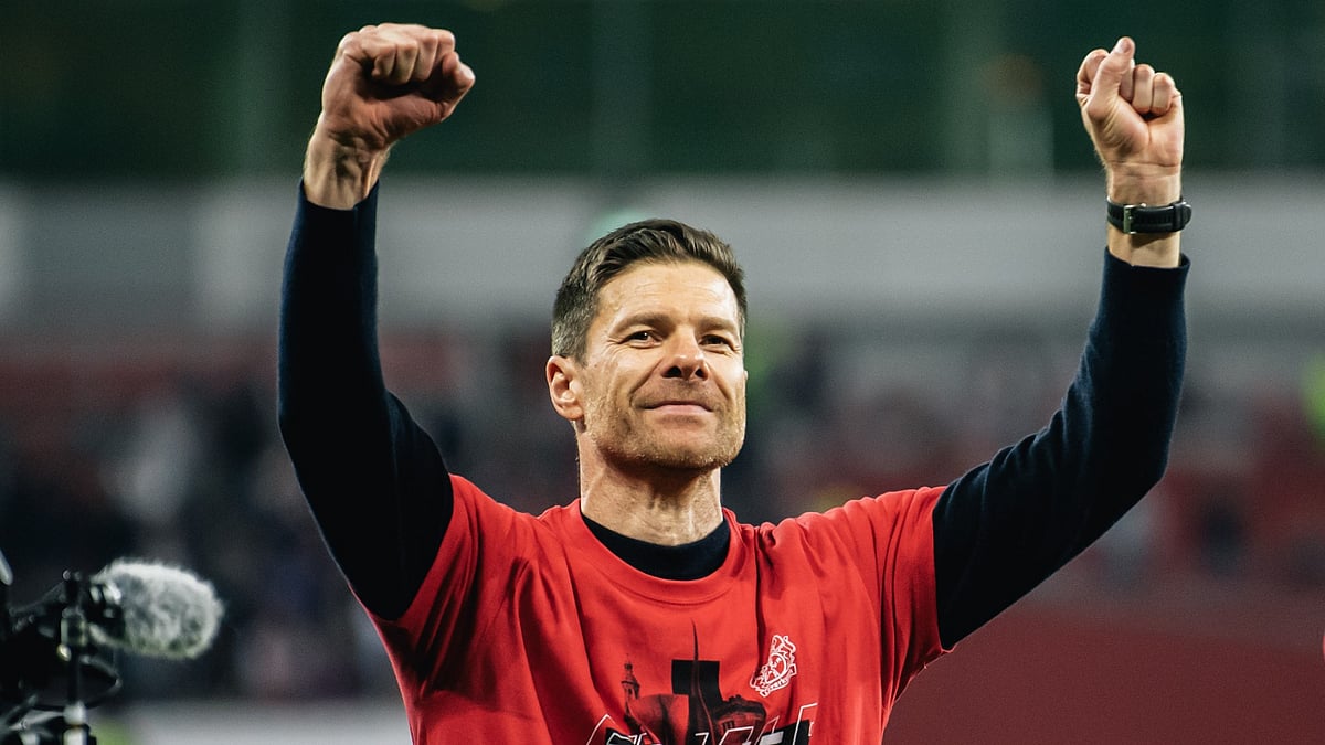 Xabi Alonso celebrates Bayer Leverkusen's semi-final triumph - null