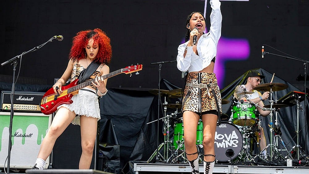 Paul R. Giunta : Georgia South And Amy Love