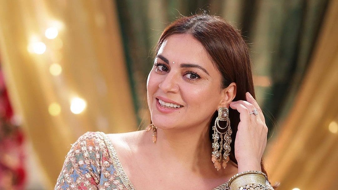 Instagram : Shraddha Arya