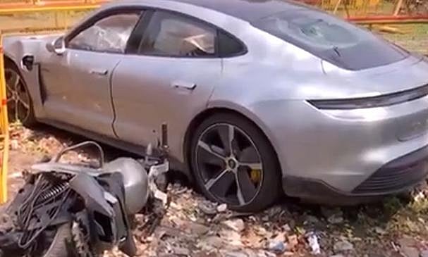 X : Visual from the accident spot in Pune |