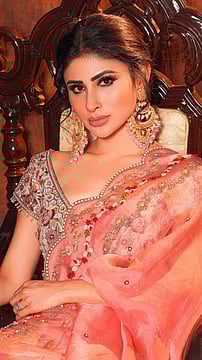 Mouni Roy Enjoys Beach Time And Shares Pictures From Her Vacation
