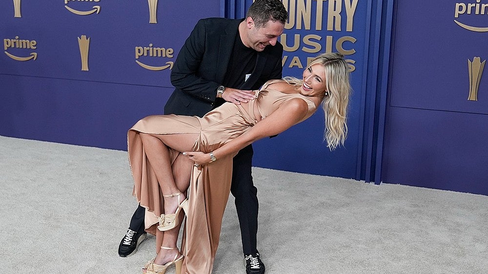 LM Otero : Ben Williams And Bella Hudson