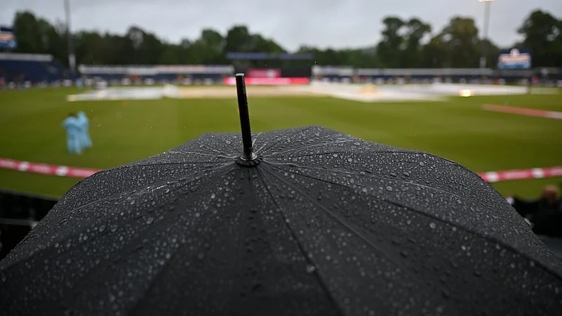 England vs Pakistan 3rd T20I abandoned due to rain, England Cricket Twitter photo