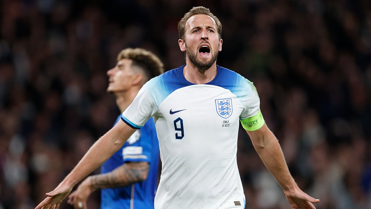 England captain, Harry Kane - null