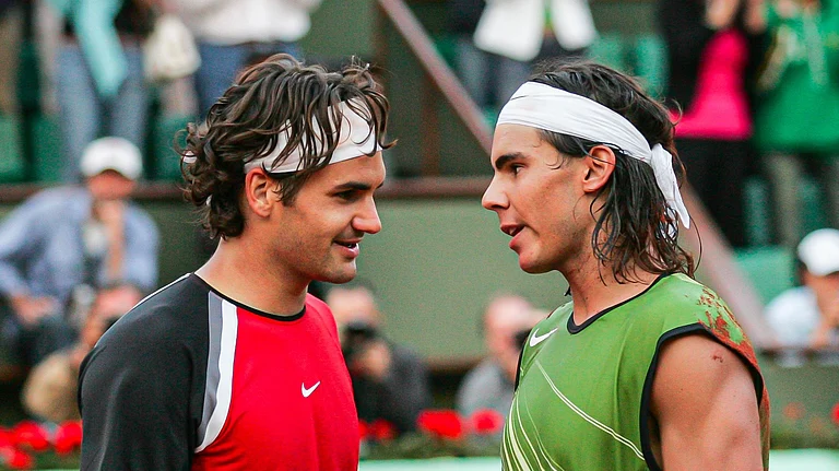 Roger Federer (first from left) and Rafael Nadal on the clay court of Roland Garros.  - X | Roland-Garros