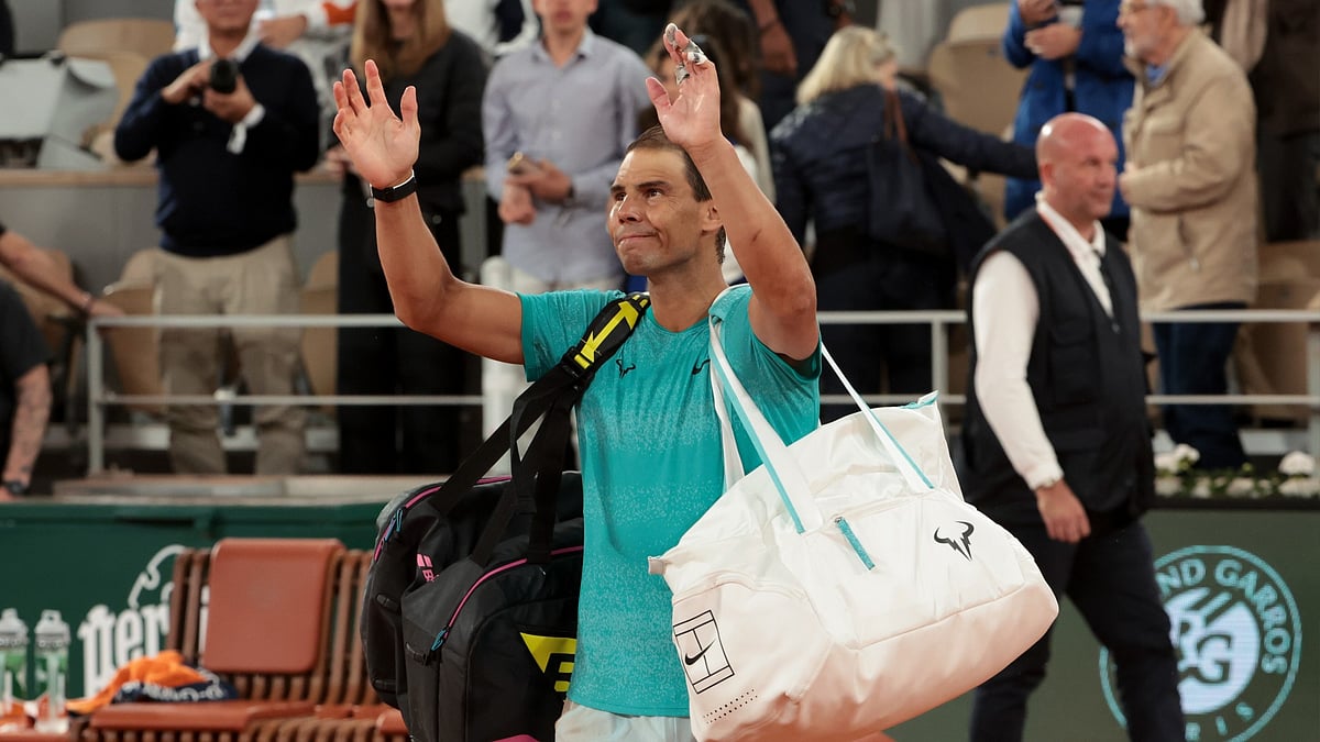 Rafael Nadal salutes the crowd at Roland Garros. - null