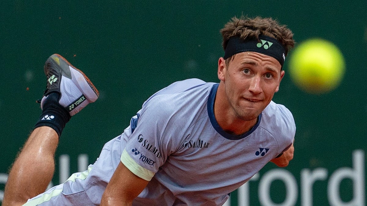 X | ATP Tour  : Casper Ruud in action at the Geneva Open 2024 Final. 