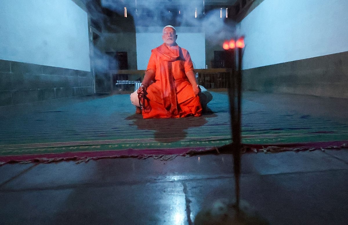 
X/@BJP4India
 : PM Modi is meditating at the dhyan mandapam is the place where Swami Vivekananda is believed to have had a divine vision about 'Bharat Mata'.