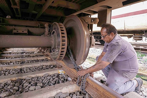 Preps for Cyclone Remal landfall