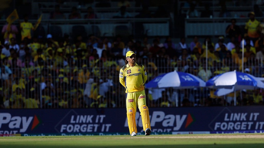 (AP Photo/R. Parthibhan) : Chennai Super Kings' MS Dhoni gestures in the field during the Indian Premier League cricket match between Chennai Super Kings and Rajasthan Royals in Chennai, India, Sunday, May 12, 2024. 